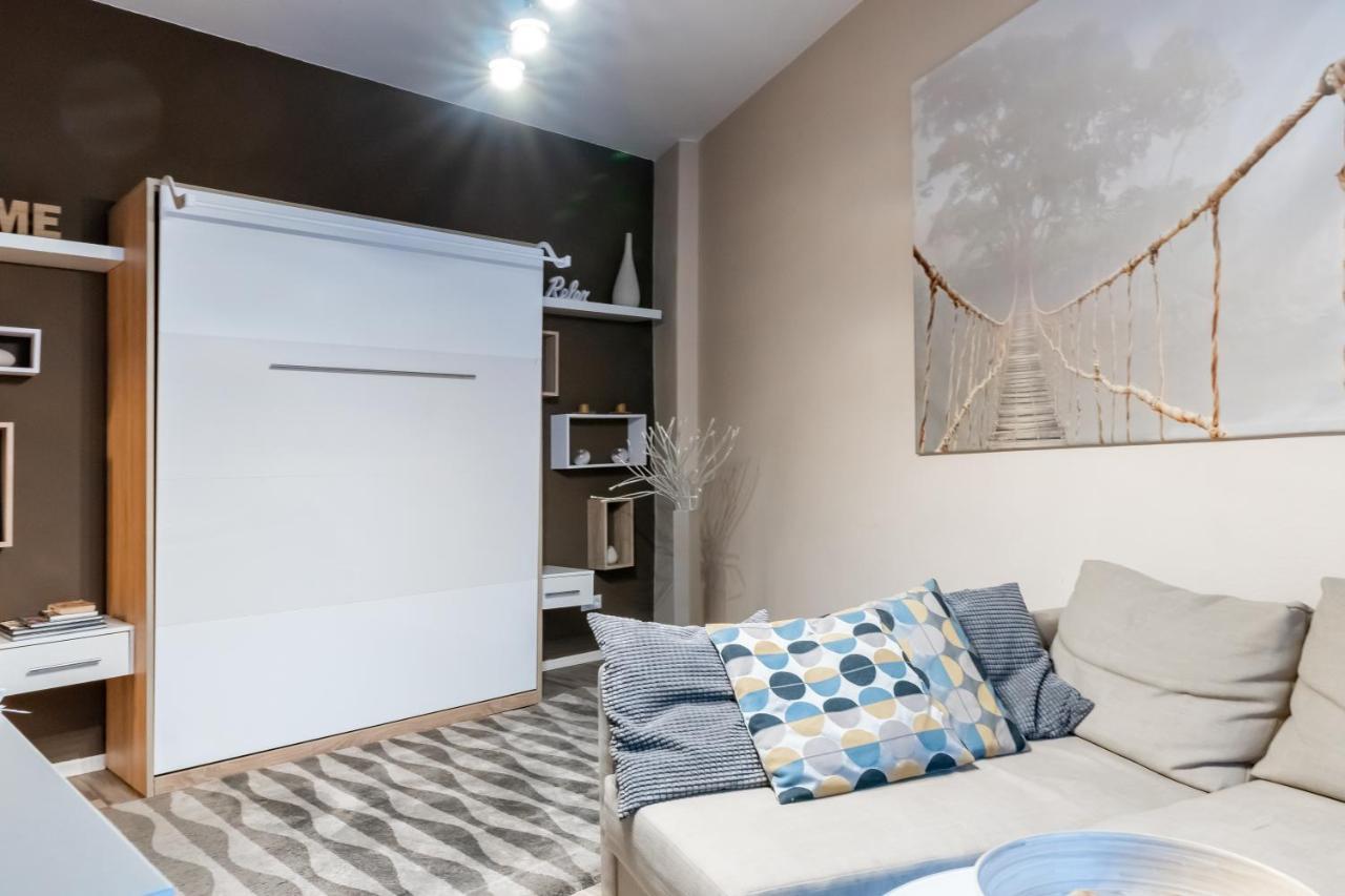 Upmarket Studio With Balcony In Friedrichshain Apartment